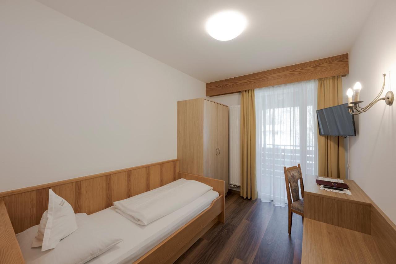 Hotel Theresia San Leonardo in Passiria Exterior photo