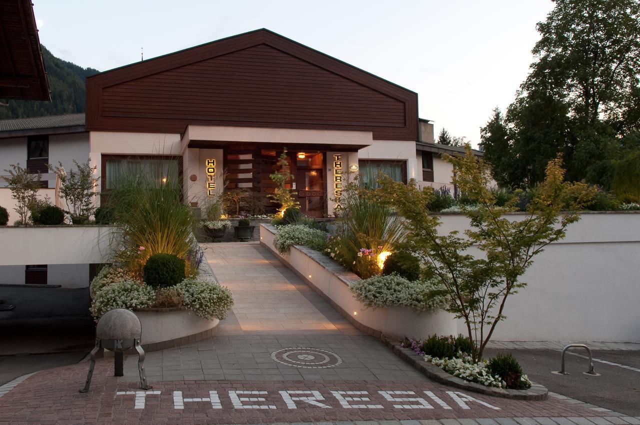 Hotel Theresia San Leonardo in Passiria Exterior photo
